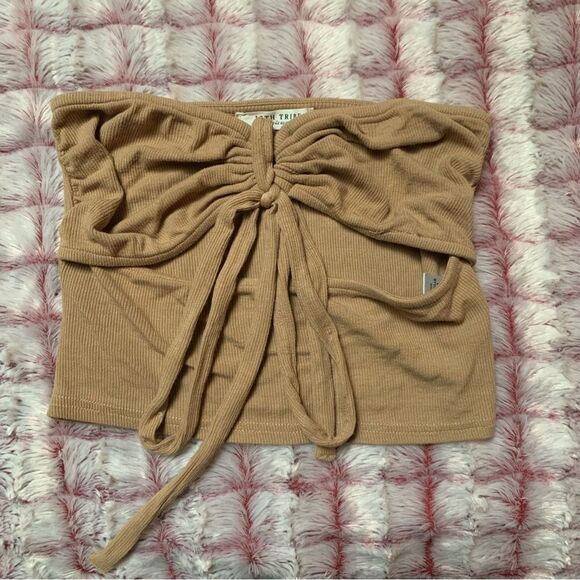 12th Tribe Crop Top Size Small - Picture 1 of 4